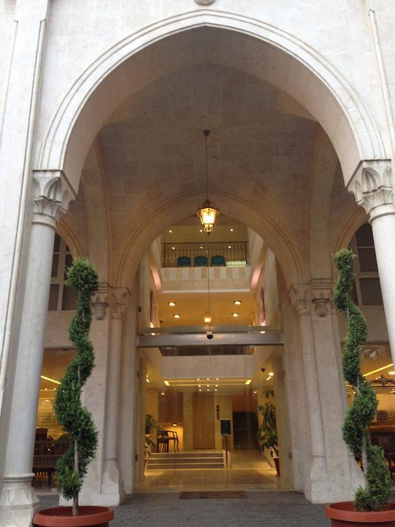 Assaha Ghobeiry Hotel Beirut Esterno foto