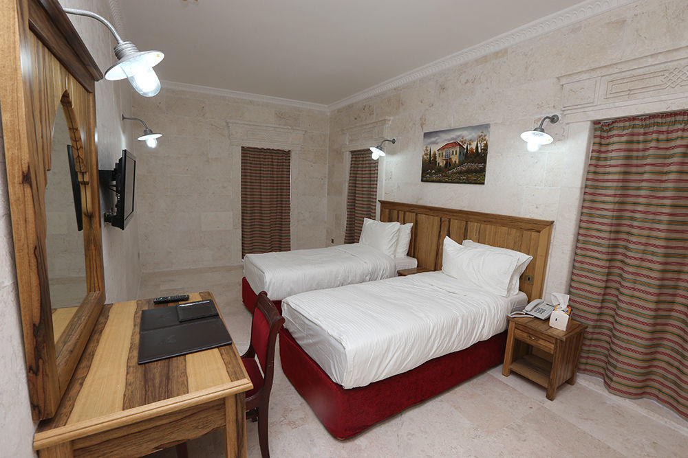 Assaha Ghobeiry Hotel Beirut Esterno foto